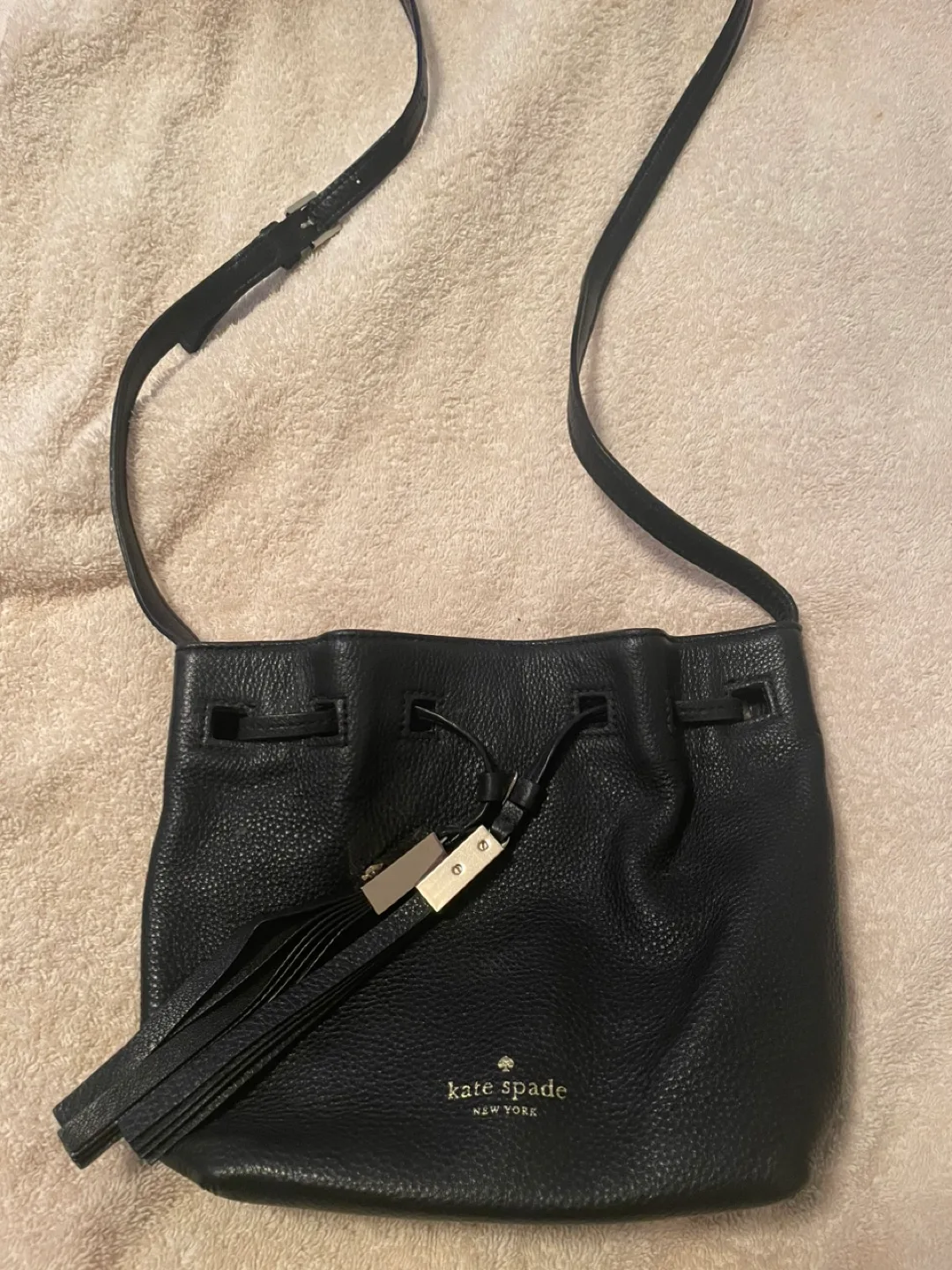 Kate Spade Black Leather Pouch Bag  Bucket Bag image indicator(2)