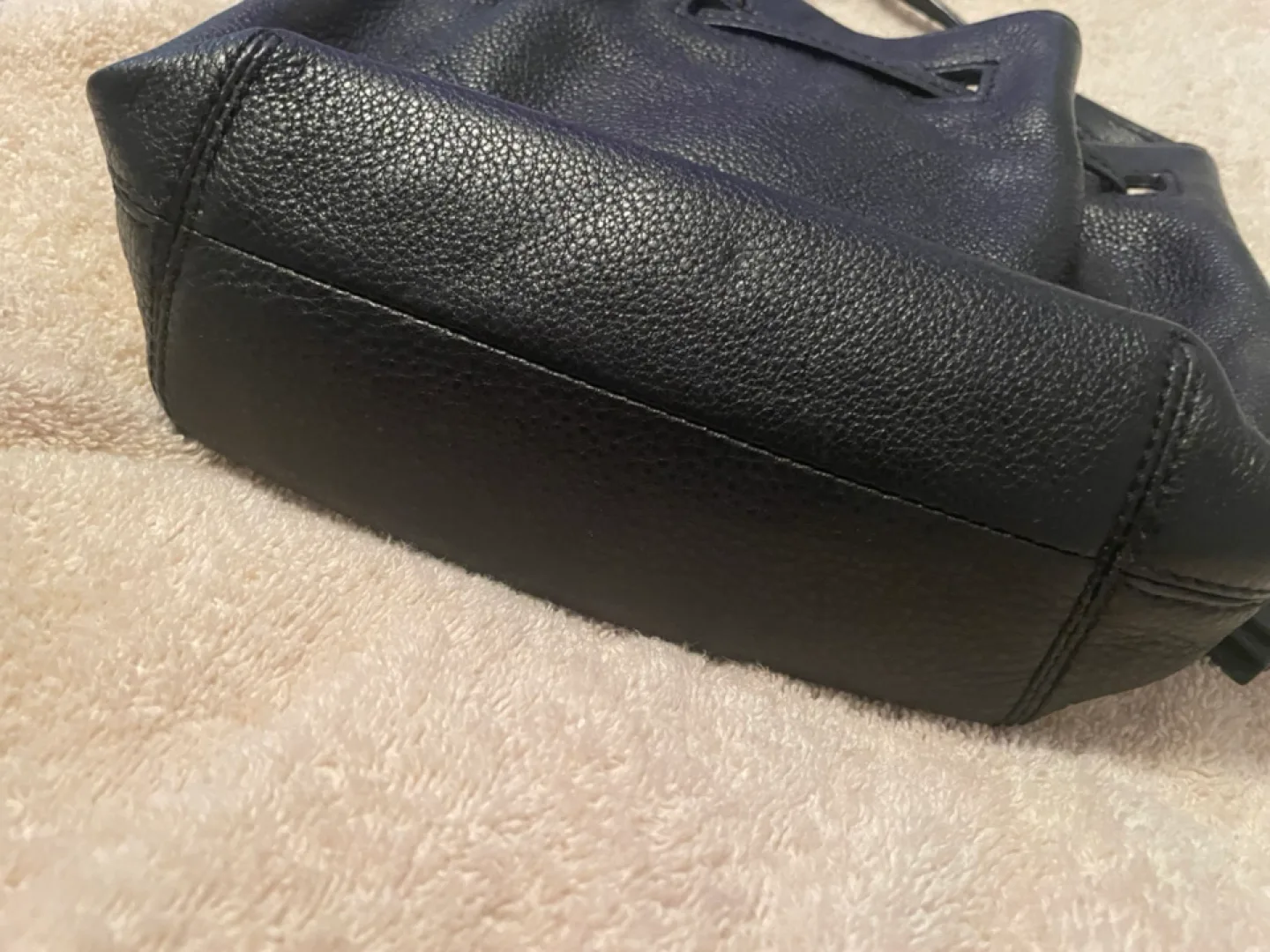 Kate Spade Black Leather Pouch Bag  Bucket Bag image indicator(4)