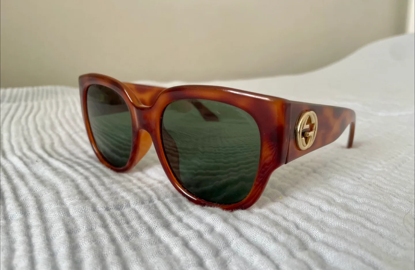 Authentic Gucci Sunglasses - Tortoise Shell thumbnail