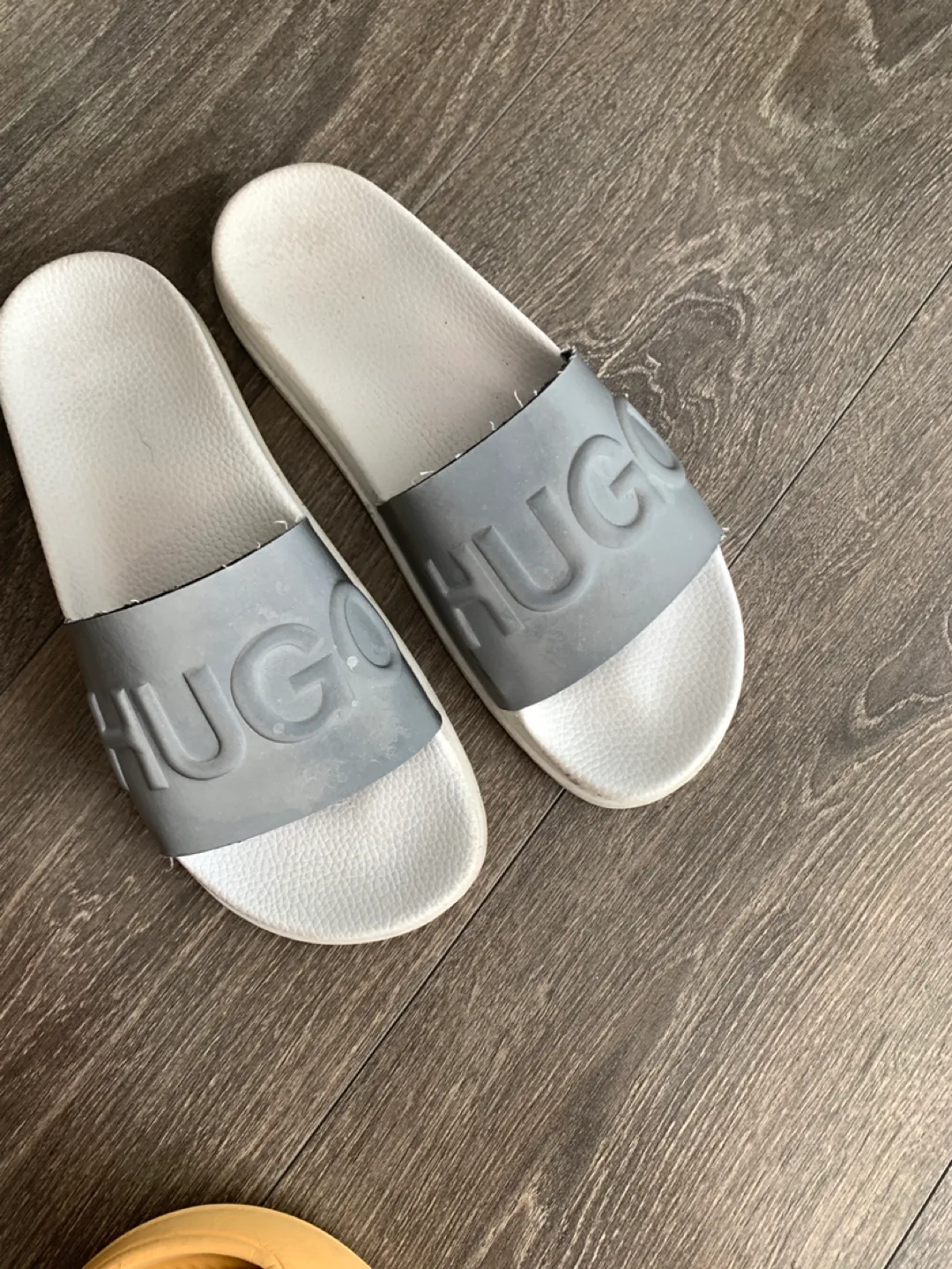 Hugo Slides - Size 10 thumbnail