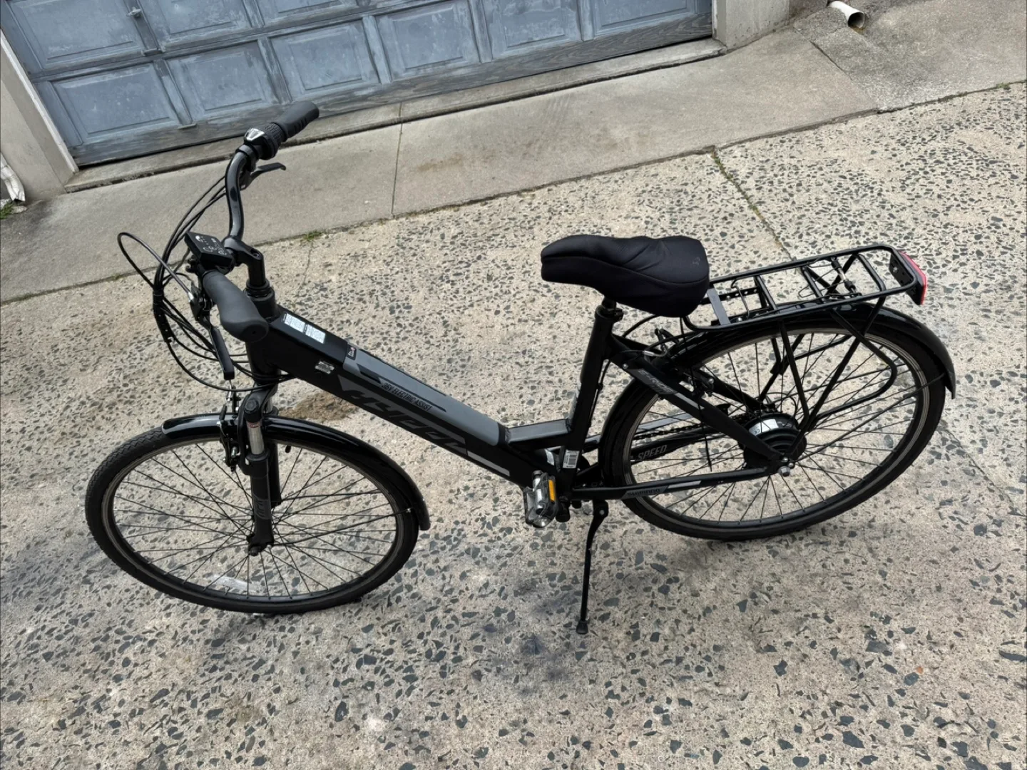 HYPER E-Ride Electric Assist Bike - Black image indicator(6)