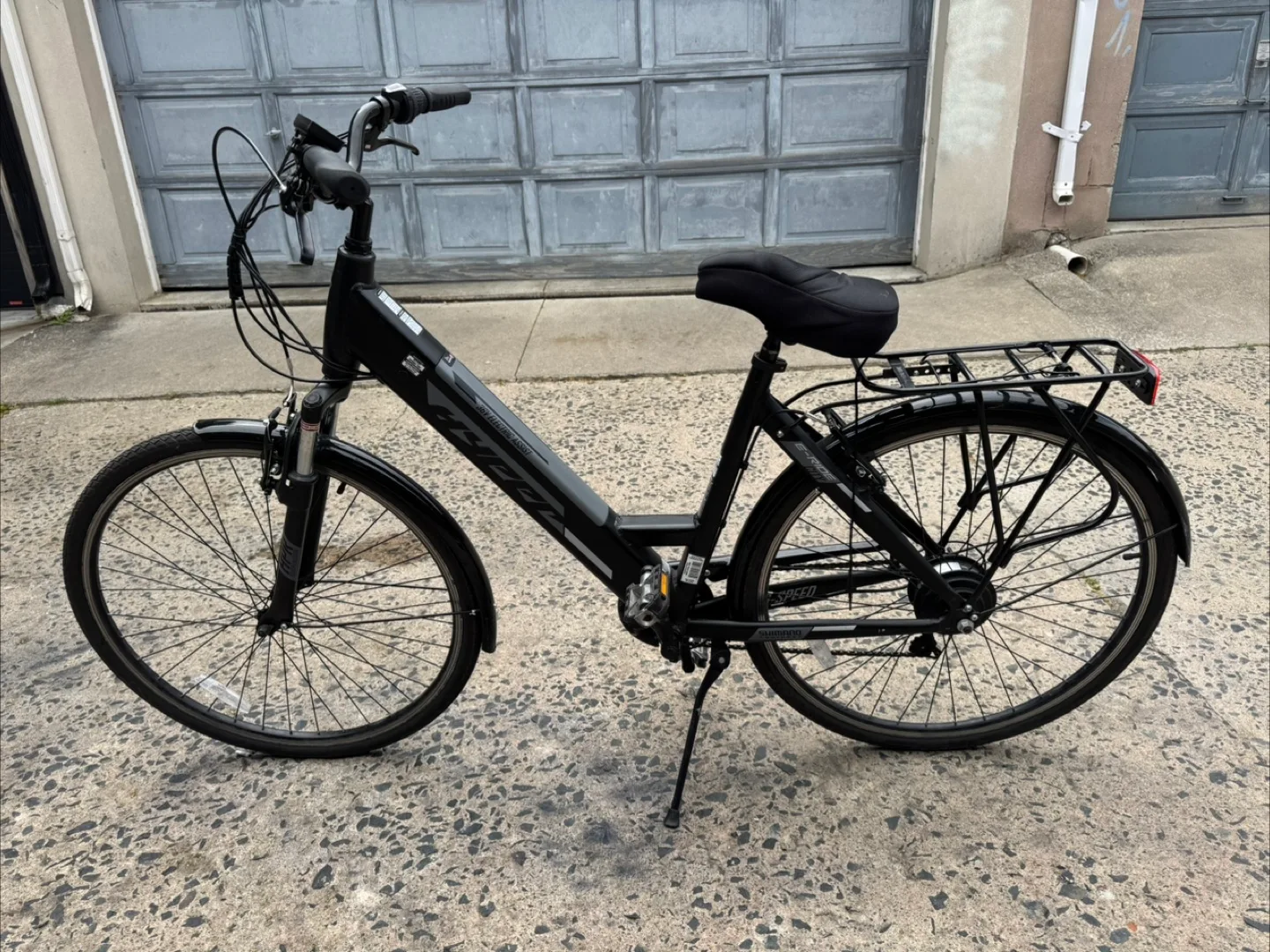 HYPER E-Ride Electric Assist Bike - Black image indicator(2)