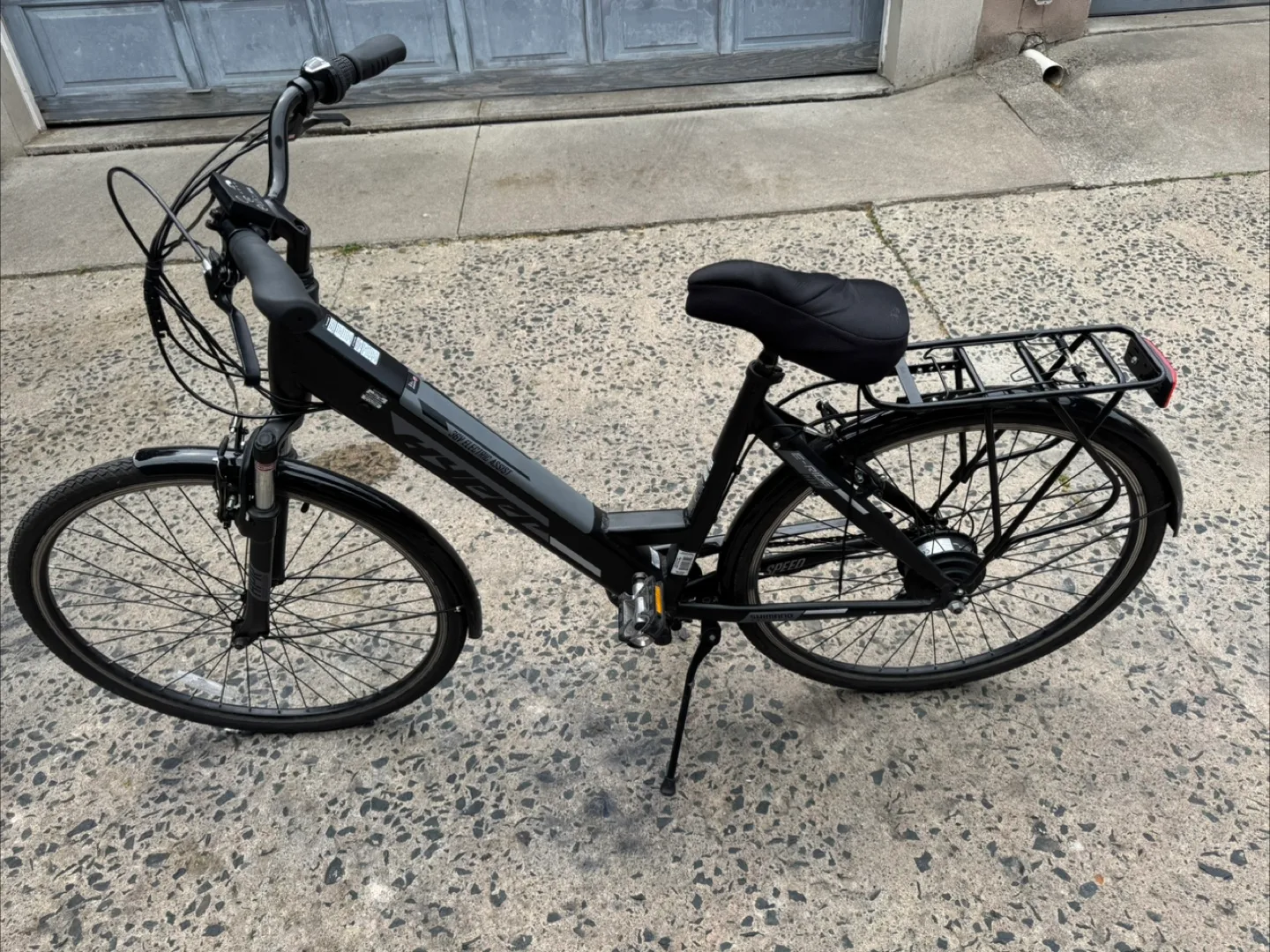 HYPER E-Ride Electric Assist Bike - Black thumbnail