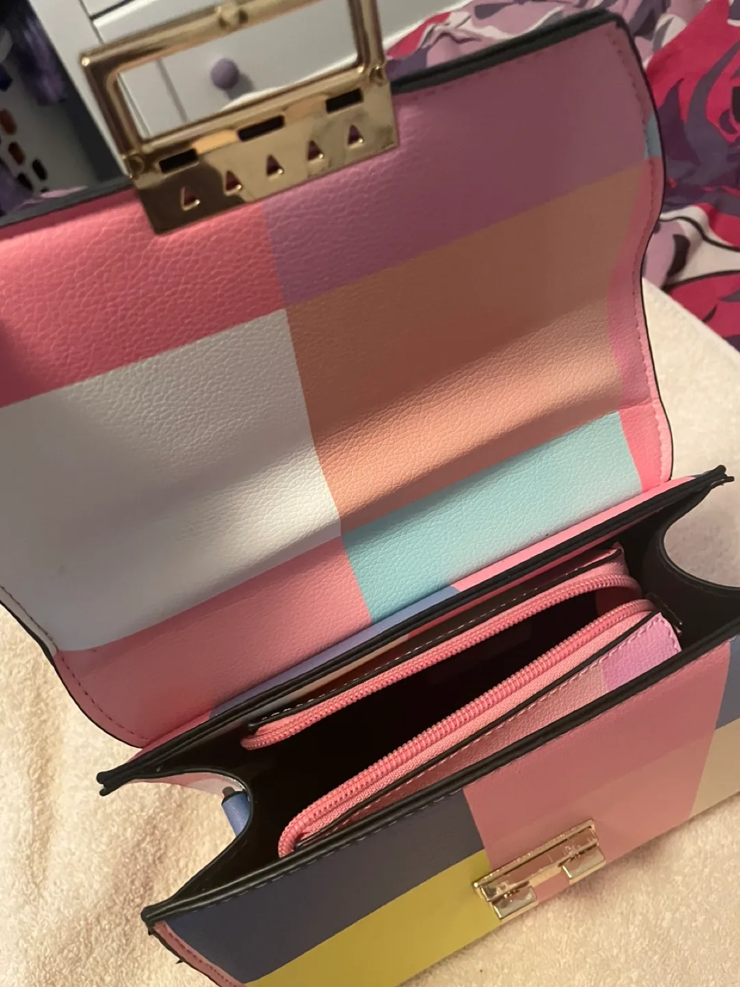 Colourful Handbag image indicator(3)