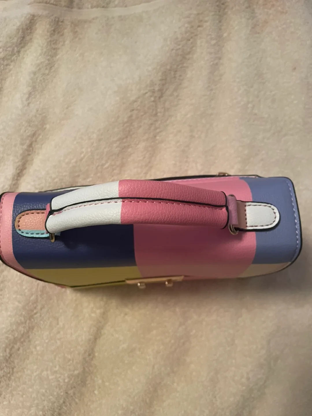 Colourful Handbag image indicator(2)