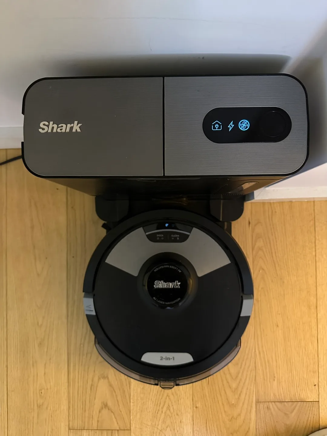 Shark AV2501AE AI Ultra 2-in-1 Robot Vacuum & Mop thumbnail