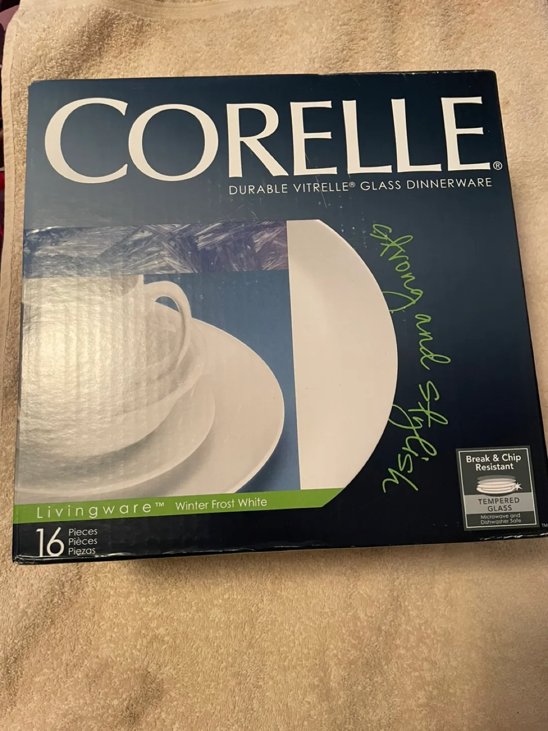 Corelle Livingware Winter Frost White 16-Piece Set thumbnail