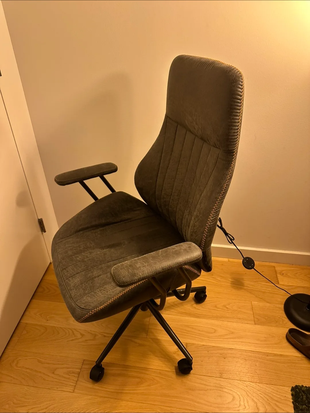 Gray Office Chair thumbnail