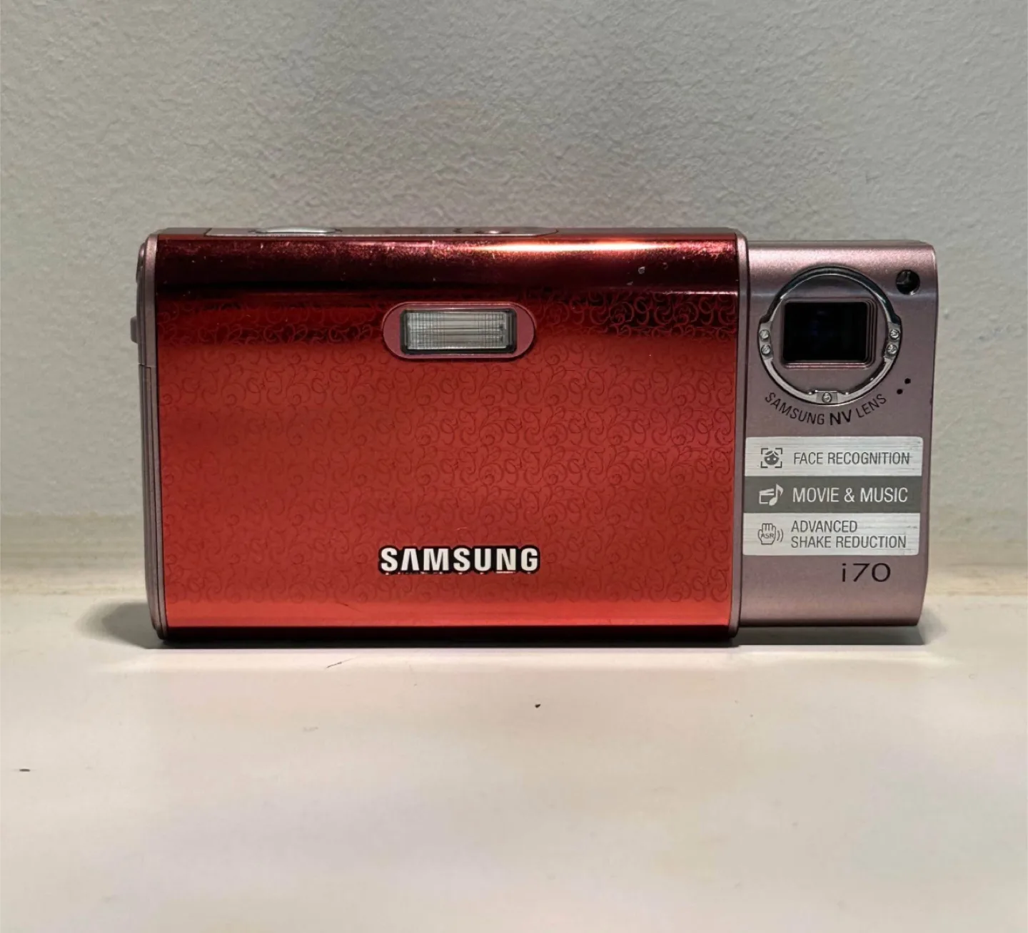 Samsung i70 Digital Camera - Red thumbnail