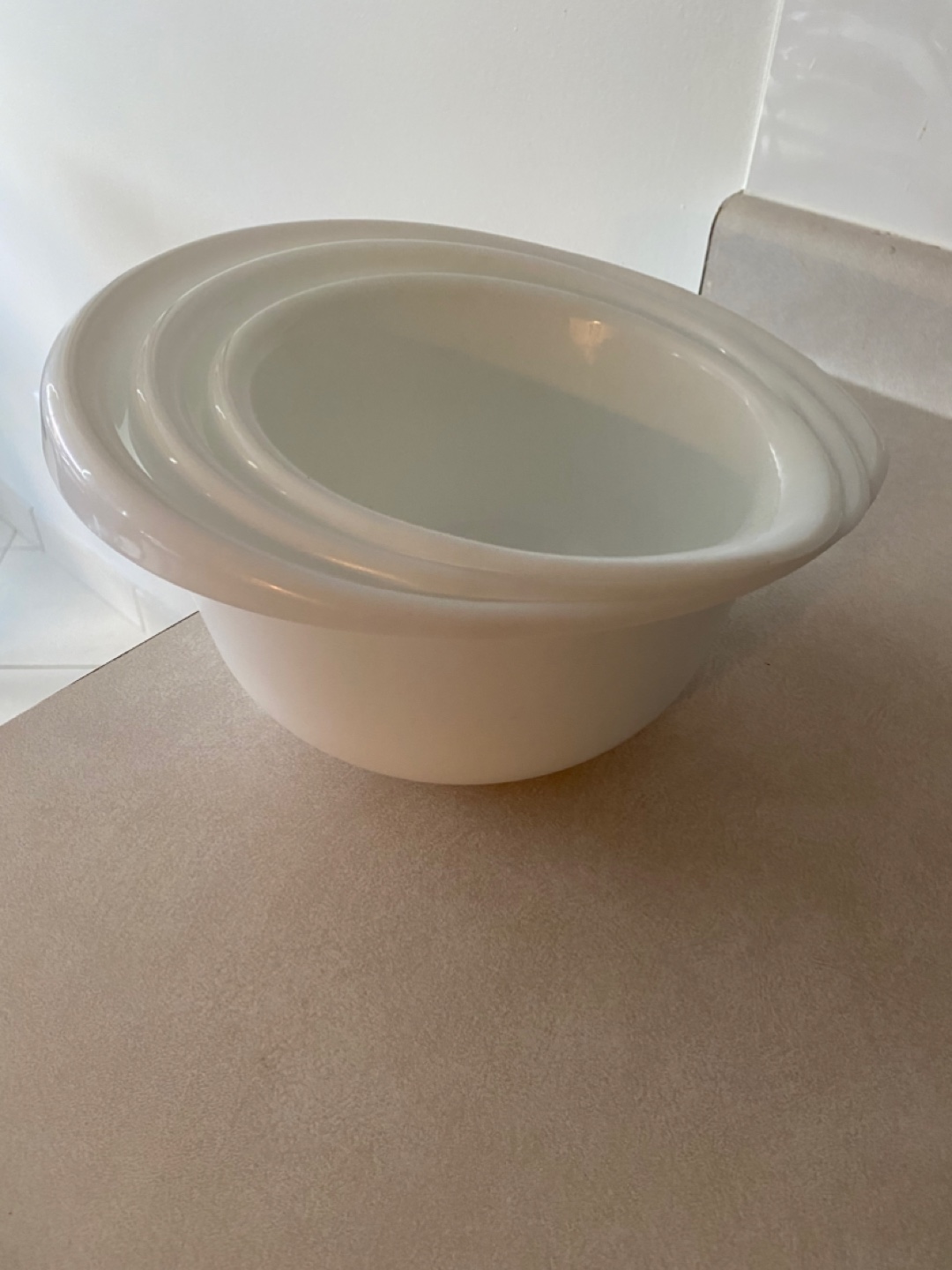White Plastic Mixing Bowls - Set of 3 - photo 2