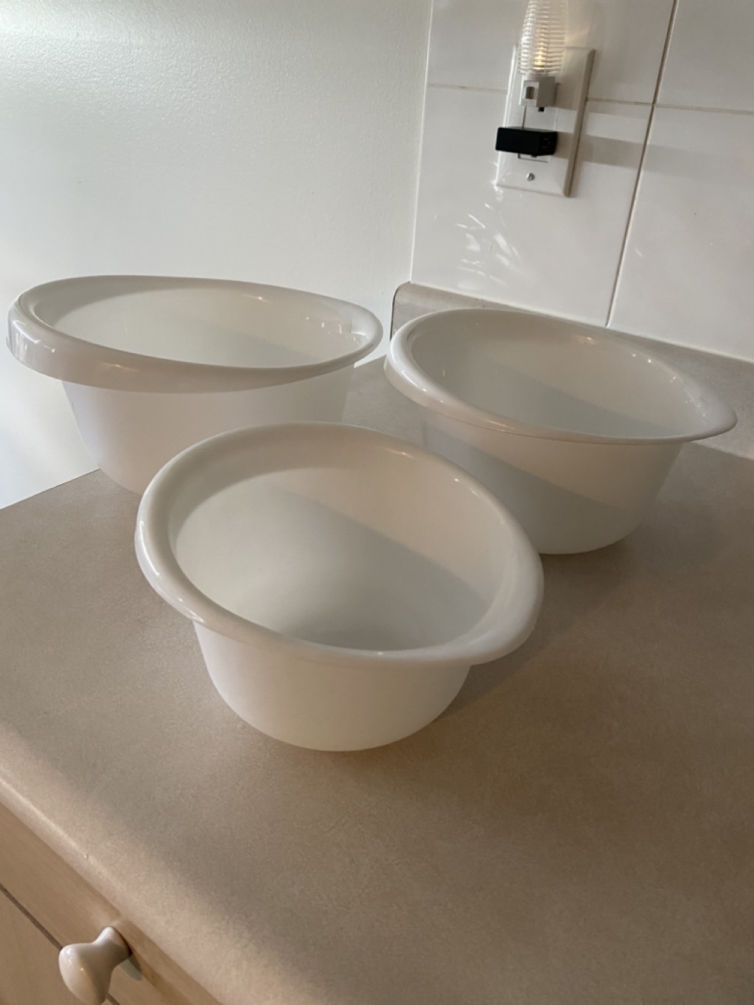 White Plastic Mixing Bowls - Set of 3