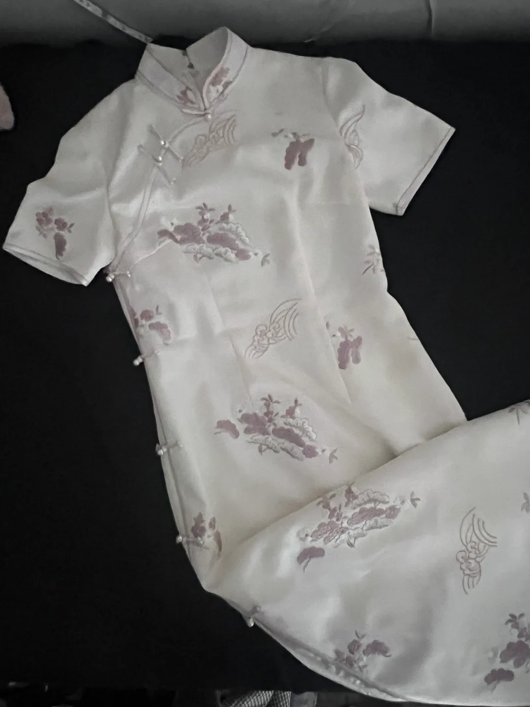 Chinese traditional Vintage dress： Qipao thumbnail