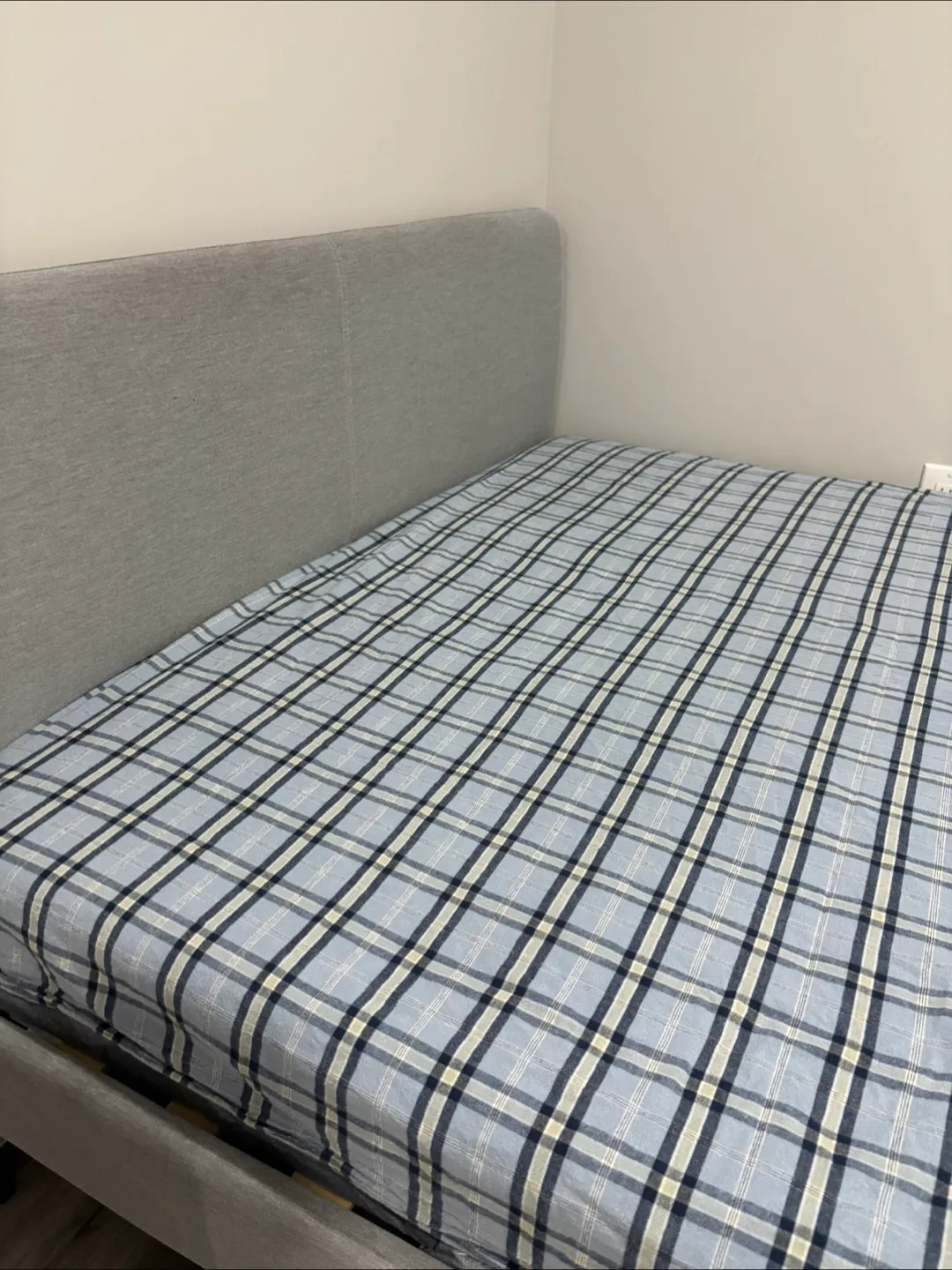 Queen Size Bed Frame - Grey image indicator(2)