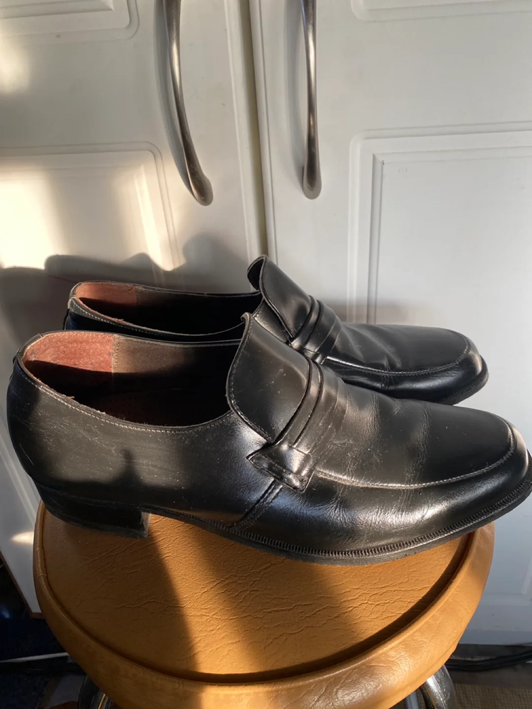 Black Leather Loafers 🇨🇦 Size 10 image indicator(2)