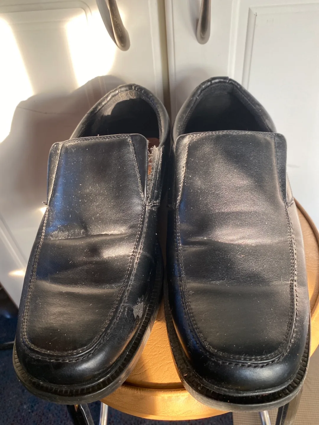 Black Leather 🇨🇦 Slip-On Dress Shoes thumbnail