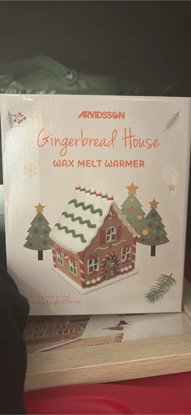 Gingerbread House Wax Melt Warmer thumbnail