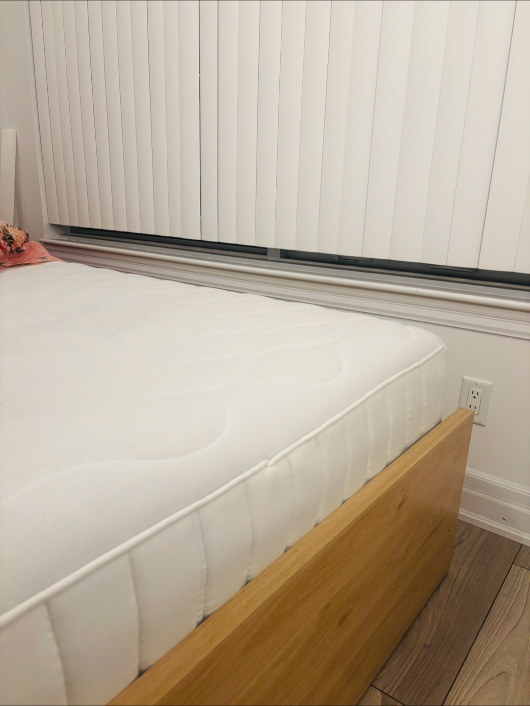 Ikea VÅGSTRANDA hybrid mattress - Queen