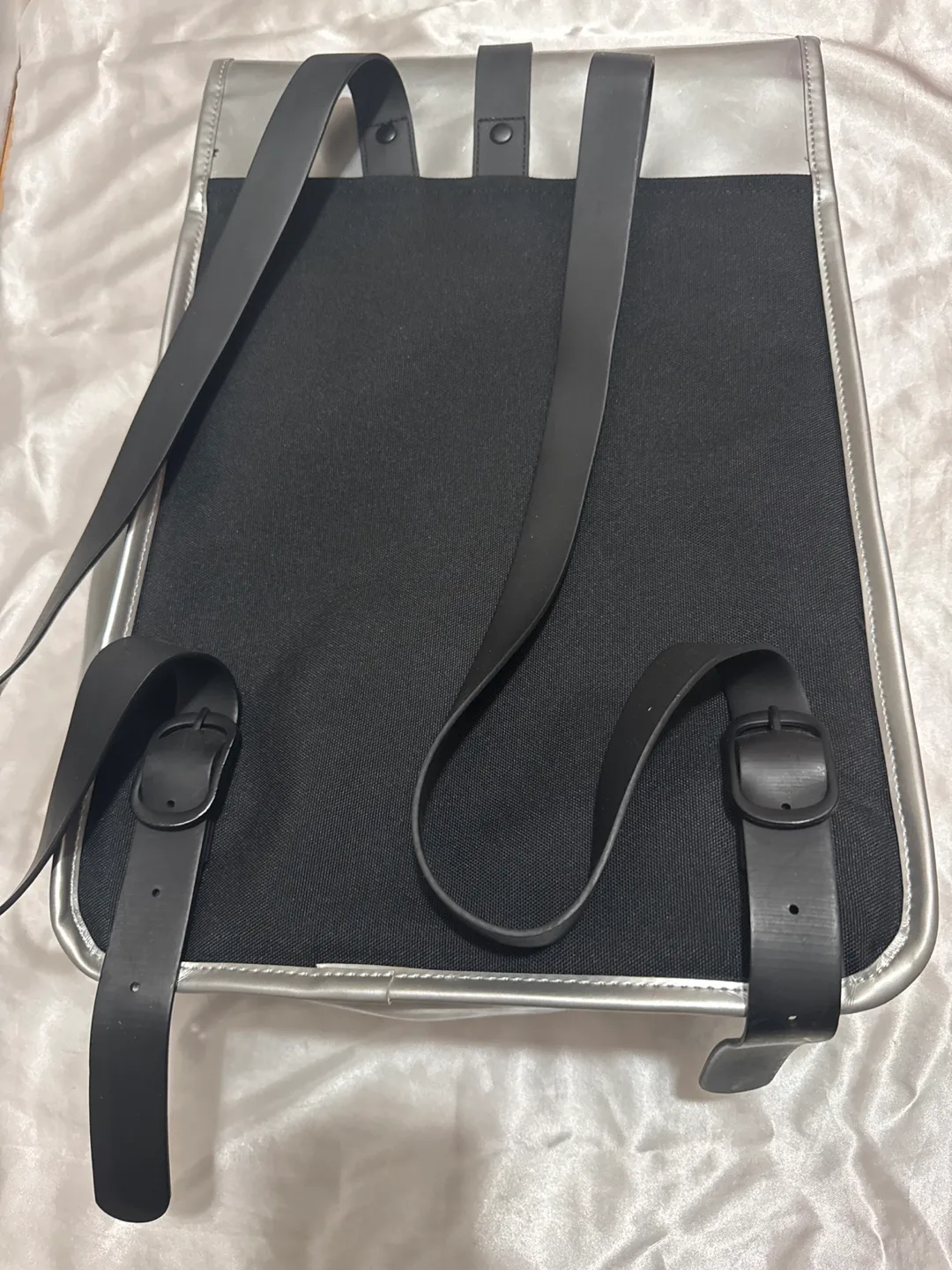 Rains Backpack - Silver image indicator(2)