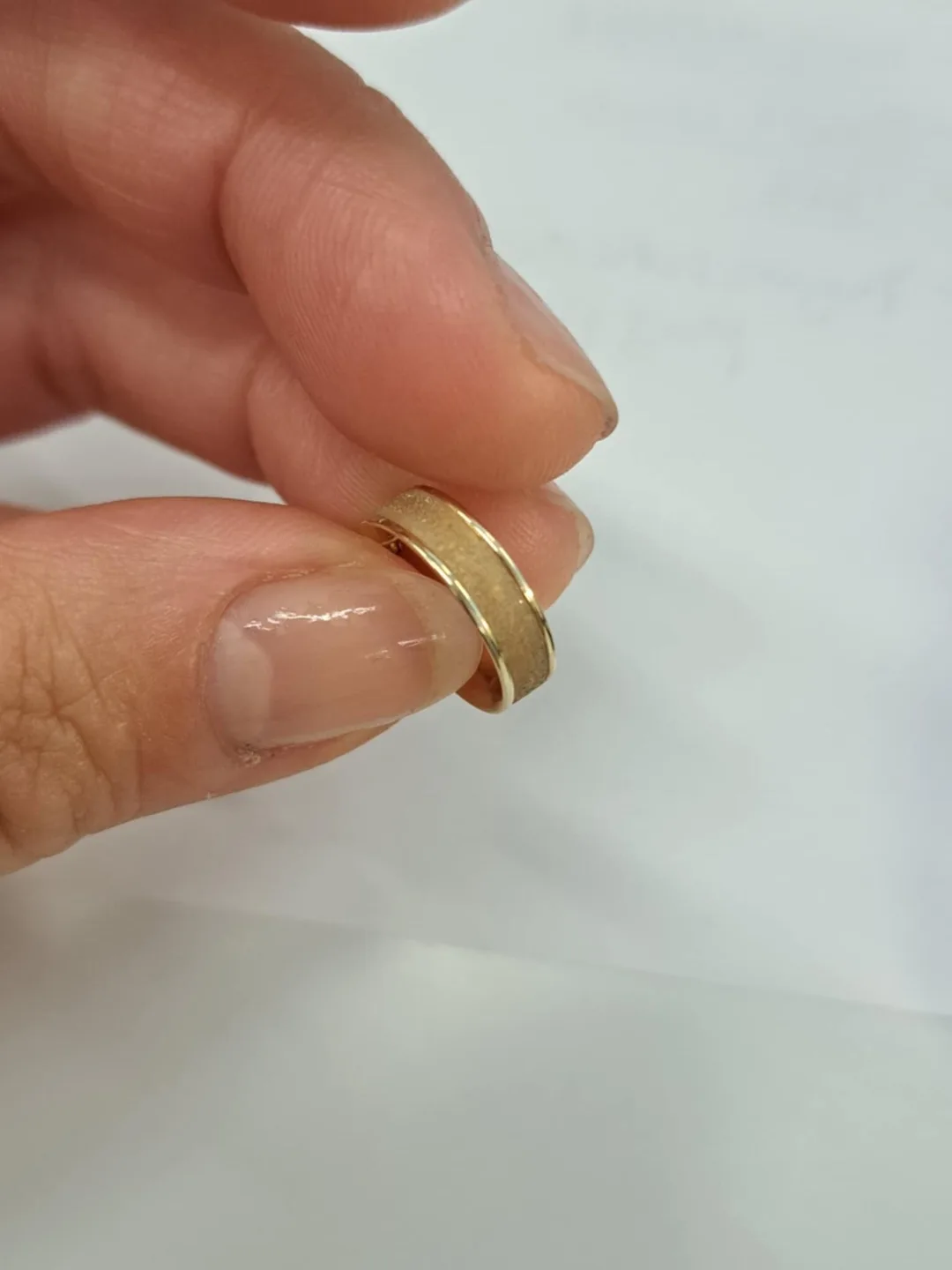 Bella 10K Italy Gold Hoop Earring thumbnail