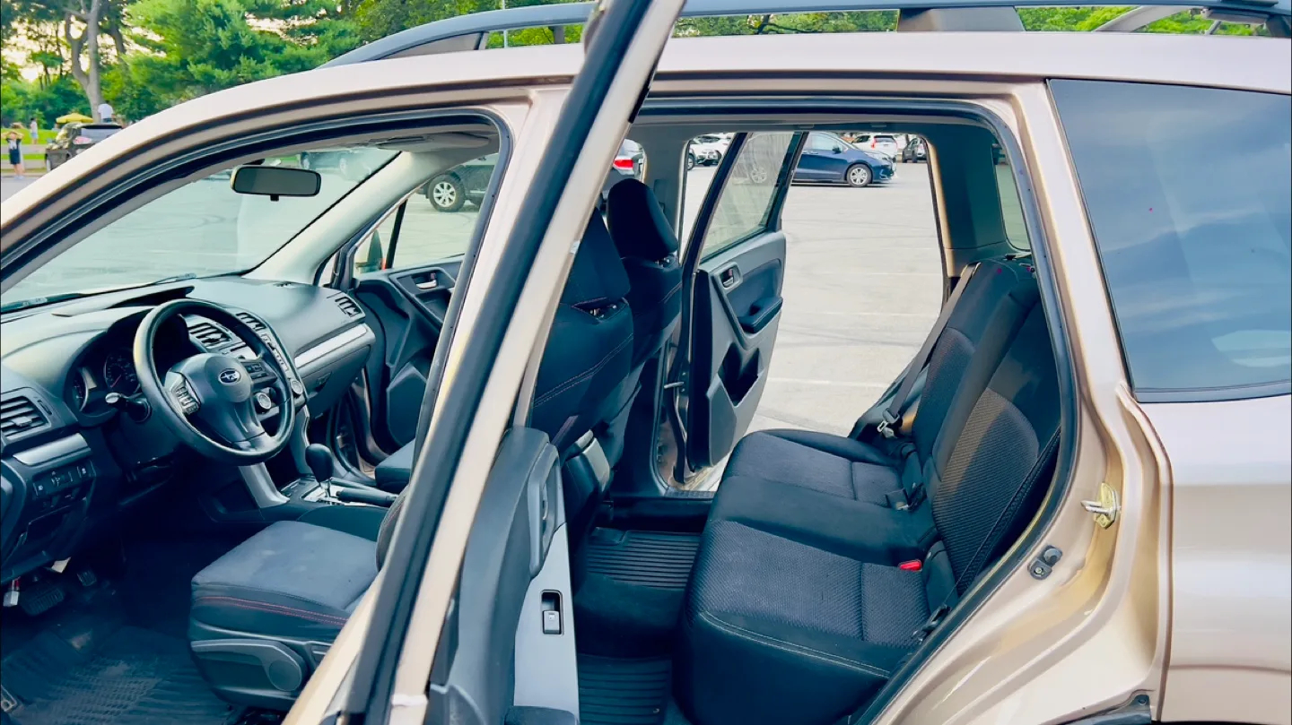 2015 Sabaru Forester premium image indicator(8)