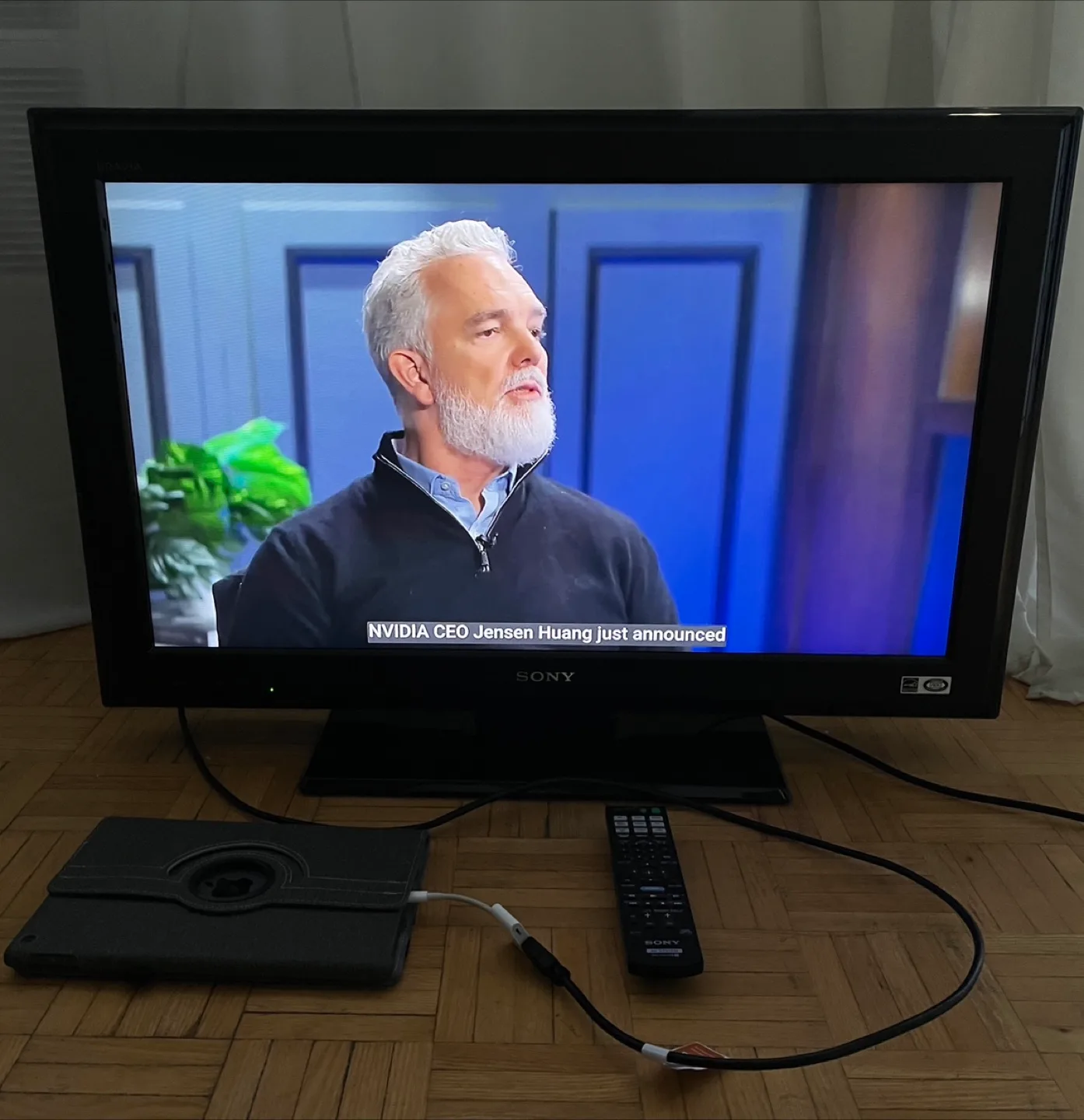 Sony Bravia KDL-32L5000 32" LCD TV thumbnail