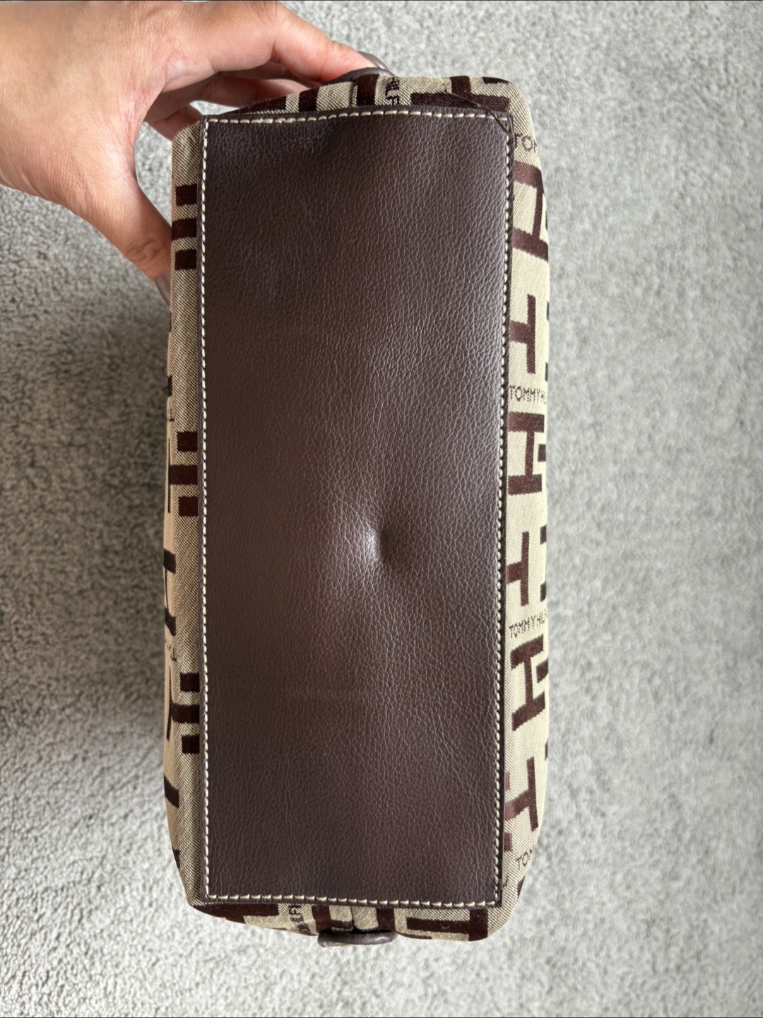Tommy Hilfiger Snapped Up Small Hobo Bag - photo 4