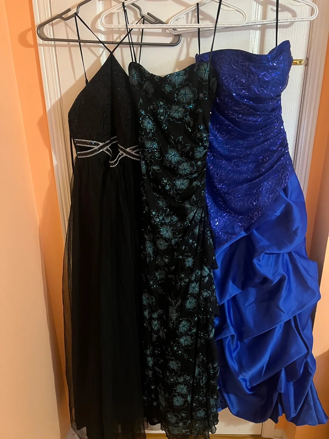 Prom dresses thumbnail
