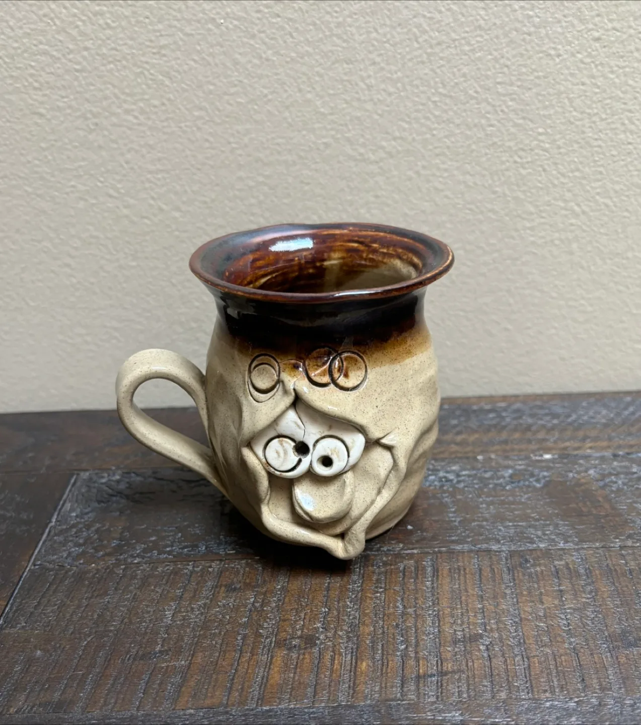 🇨🇦Vintage small handmade Pottery Mug thumbnail