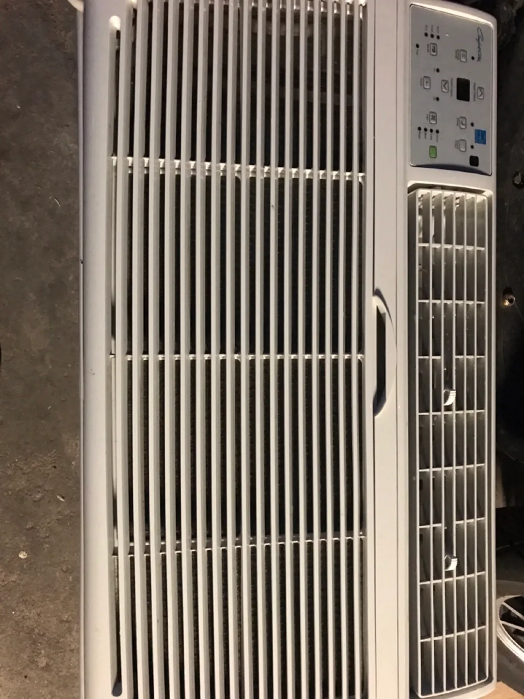 LIKE NEW Air Conditioner 10 000 btu image indicator(2)