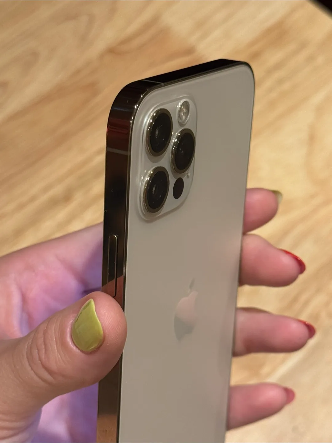 Apple iPhone 12 Pro - 128GB Gold image indicator(3)