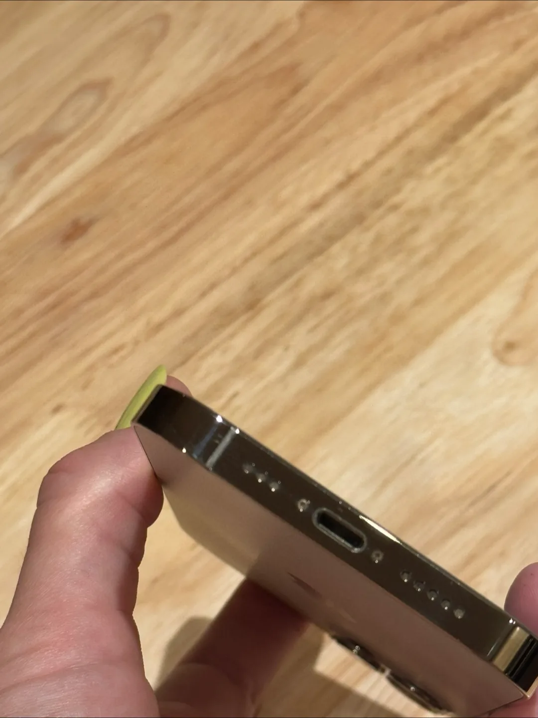 Apple iPhone 12 Pro - 128GB Gold image indicator(5)