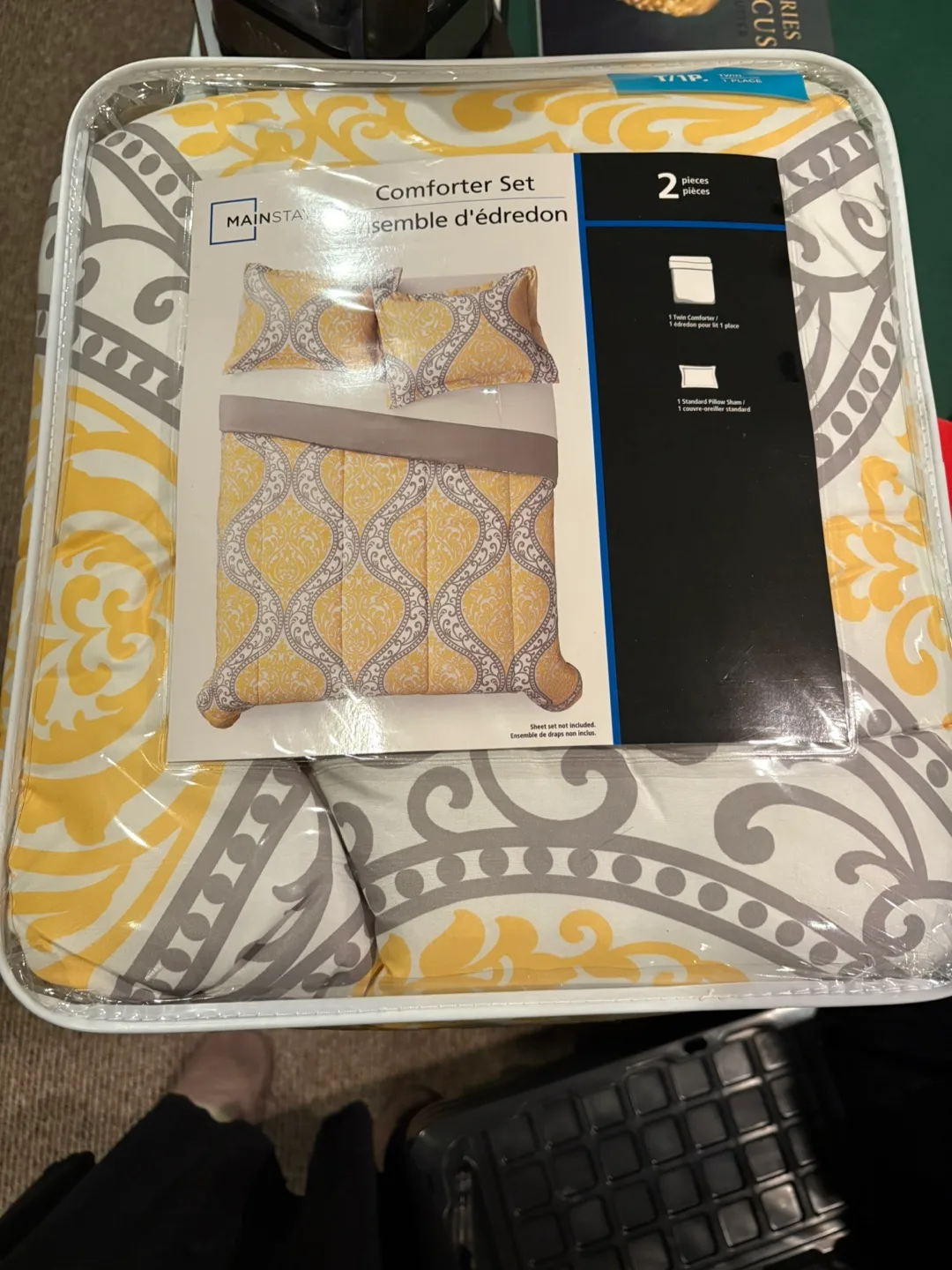 Mainstays Twin Comforter Set - New in Package thumbnail