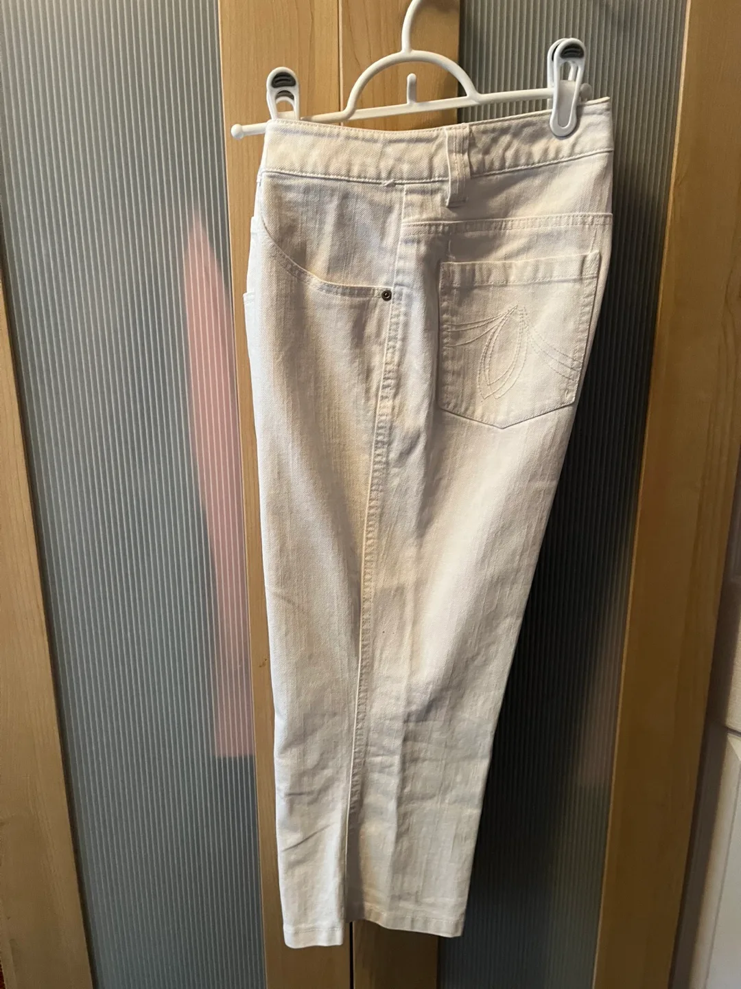 Contrast White Jeans (capris)  Size 13 thumbnail