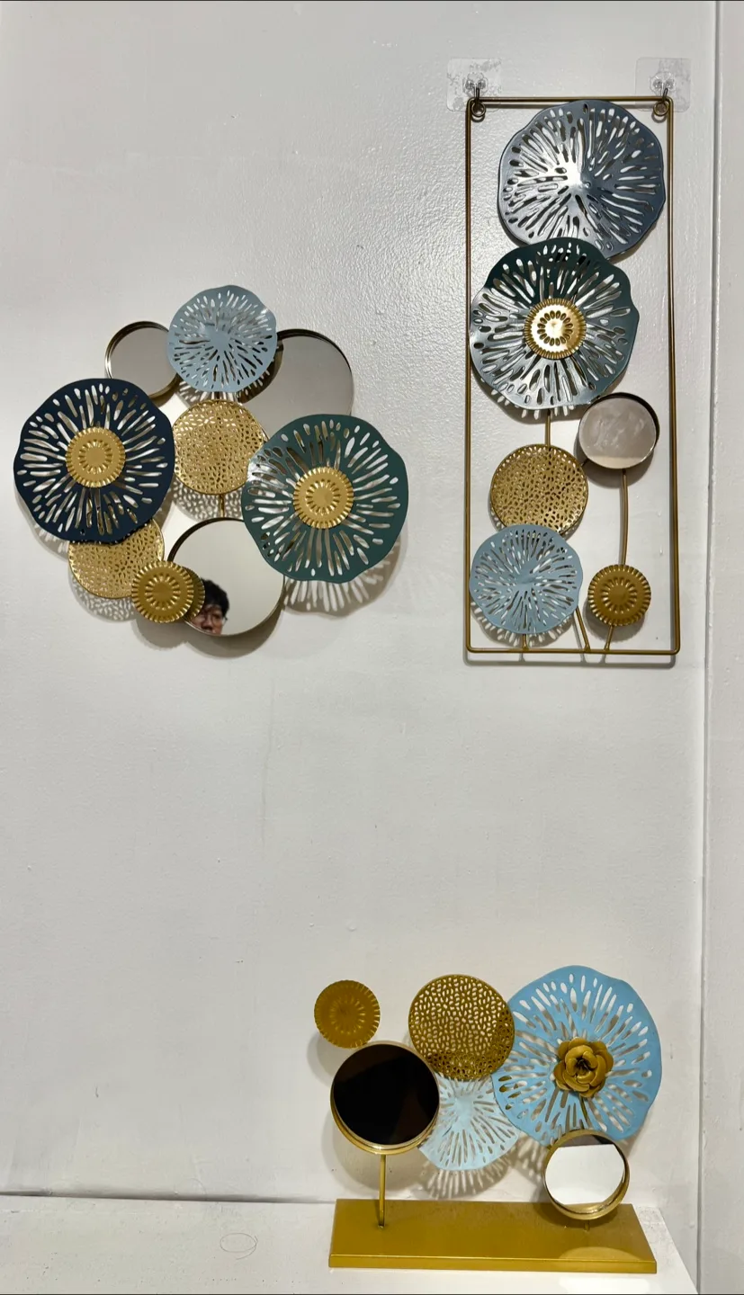 Metal Flower Wall Decor Set of 3 thumbnail