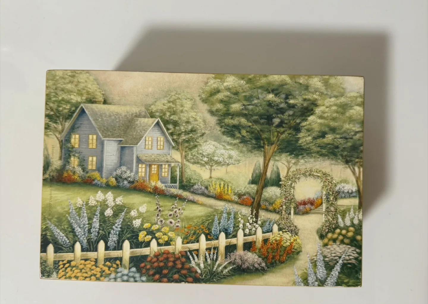 Wooden Keepsake Box with Garden Scene image indicator(4)
