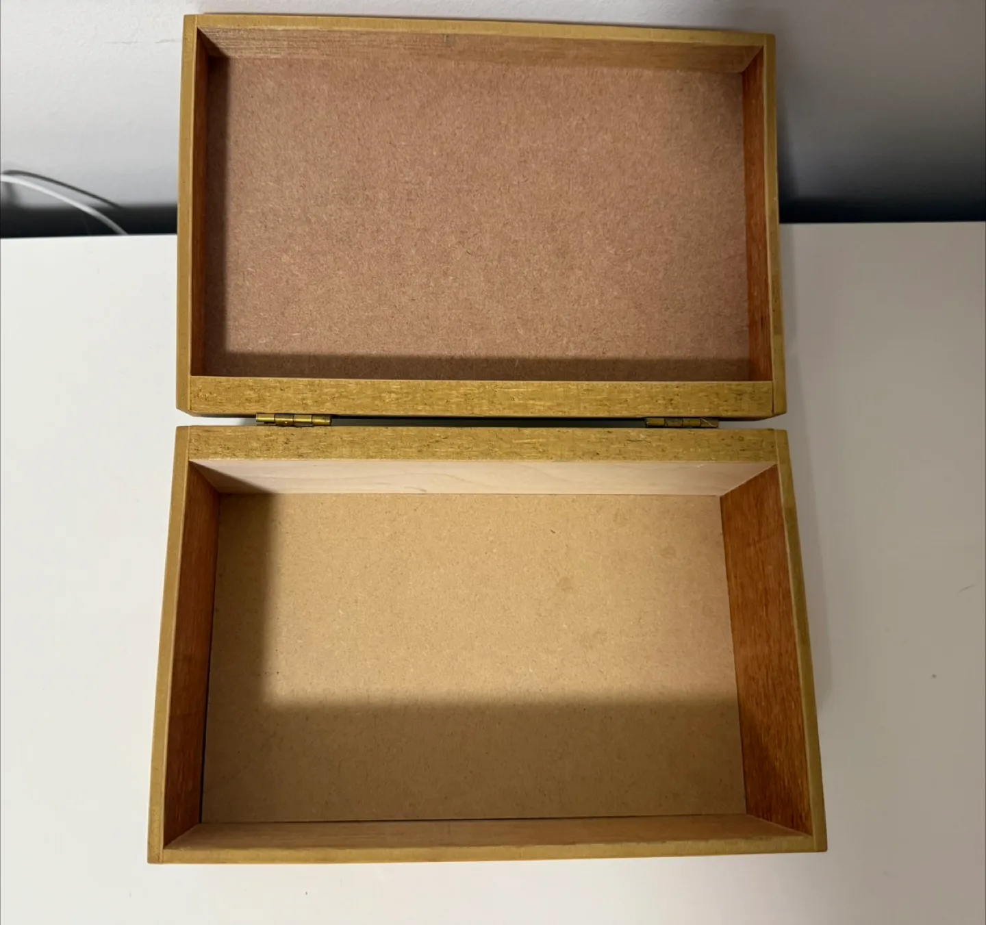 Wooden Keepsake Box with Garden Scene image indicator(3)