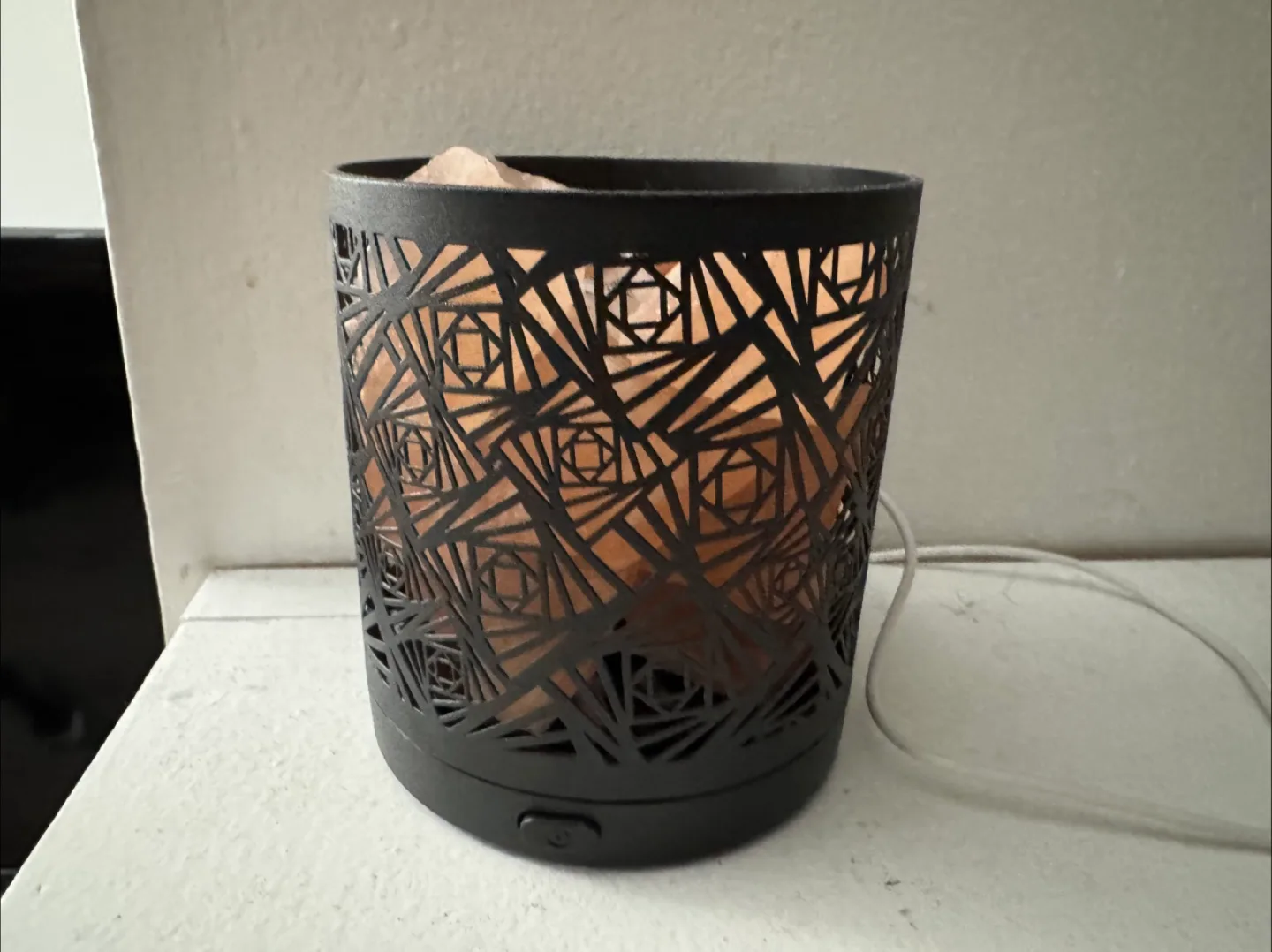 Black Metal Himalayan Salt Table Lamp thumbnail