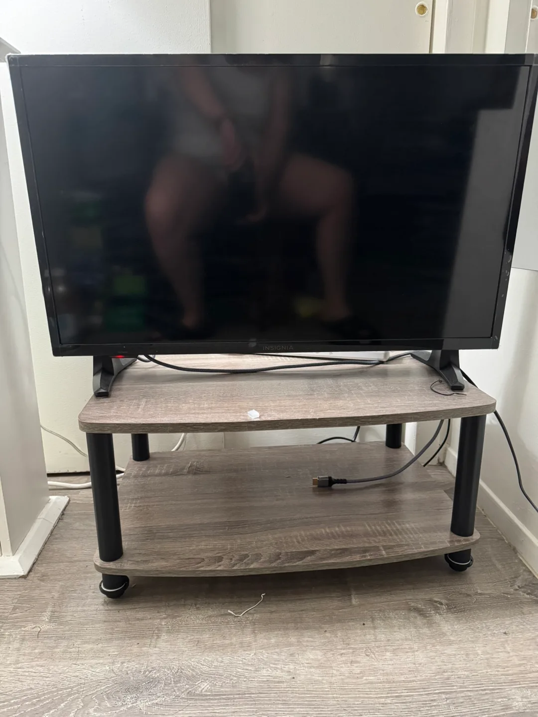 Insignia TV 32 inch thumbnail