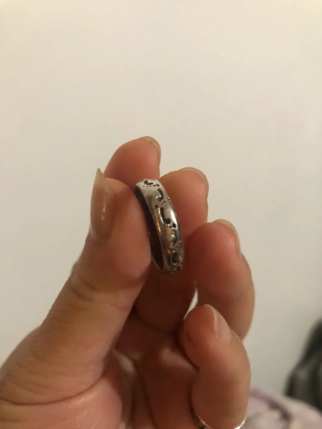 Sterling Silver 925 Footprint Ring (Size 8-8.5?) thumbnail