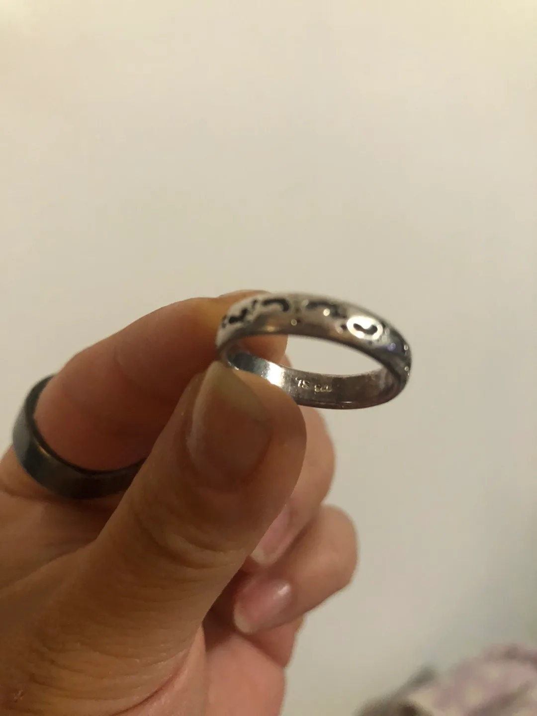 Sterling Silver 925 Footprint Ring (Size 8-8.5?) image indicator(4)