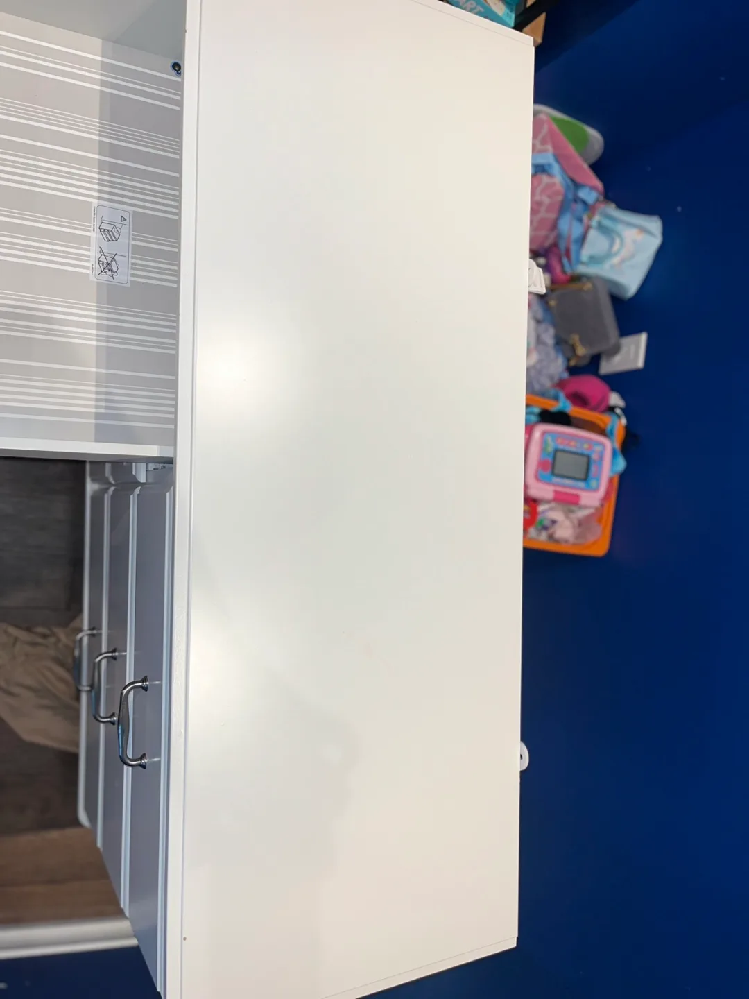 White 6-Drawer Dresser image indicator(4)