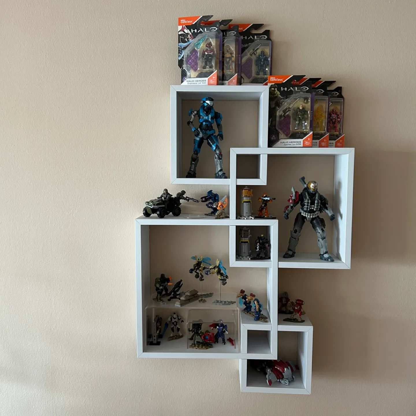 Wall Mounted Cube Shelves thumbnail