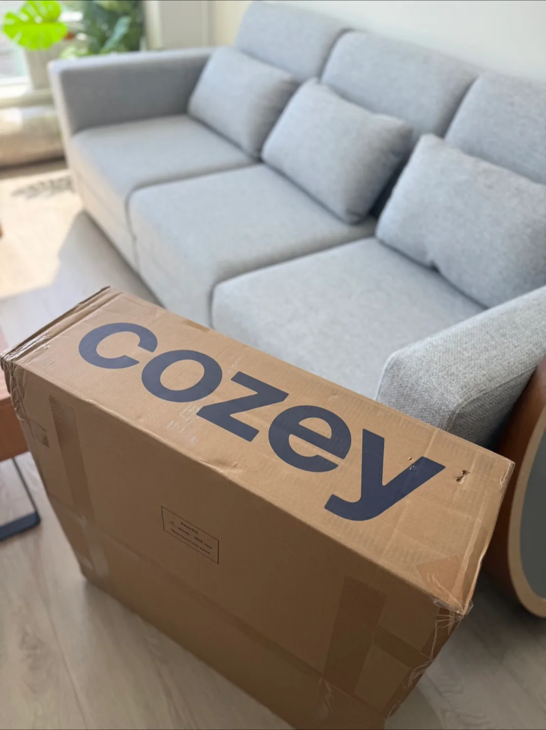 Cozey Stella Lift-Top Coffee Table - NEW in box! image indicator(3)