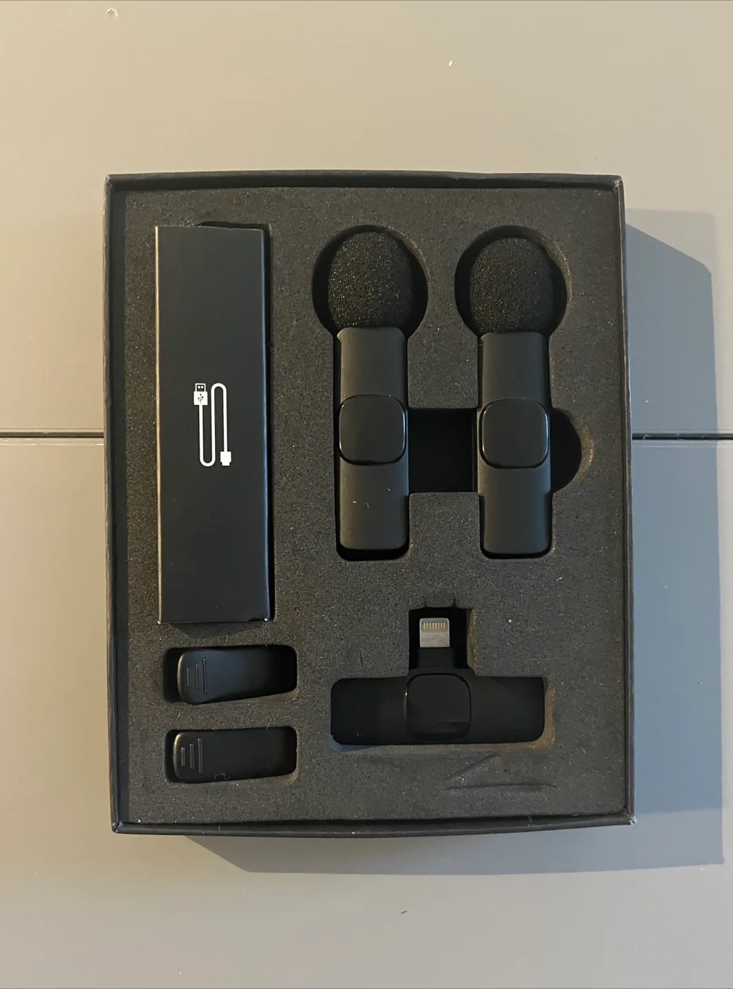 Wireless Lavalier Microphone image indicator(3)