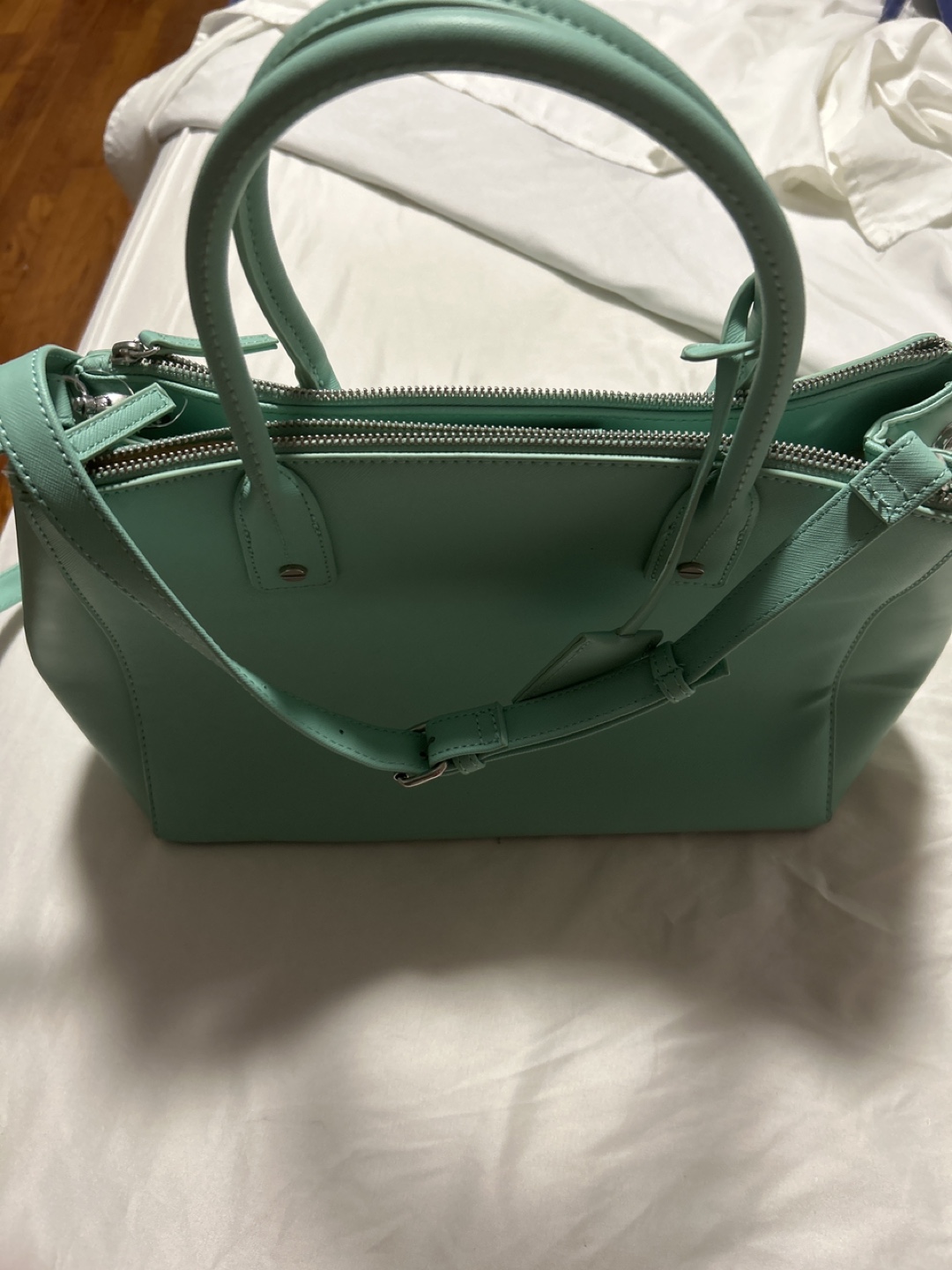 New York & company Light Green Handbag - photo 2