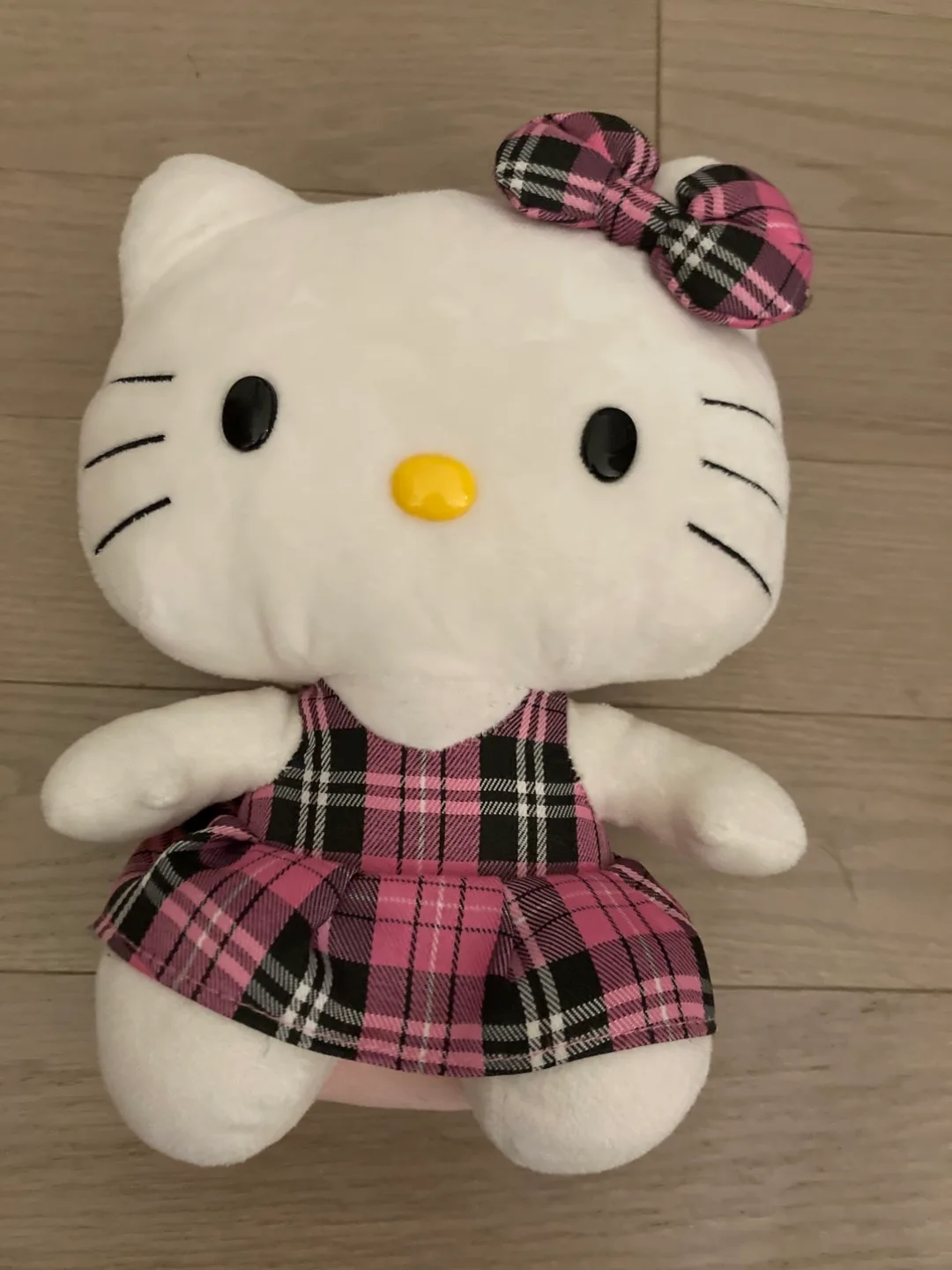 🇨🇦🍁Hello Kitty Plush Toy by Sanrio thumbnail