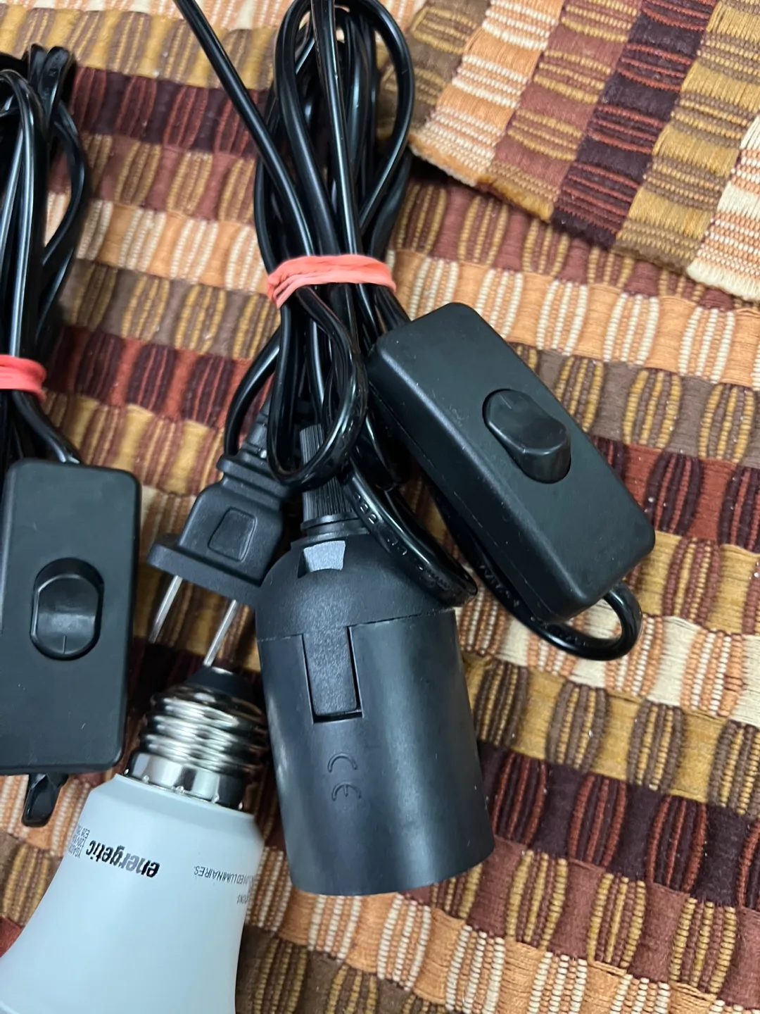 3x Deli DL-0027G Lamp Sockets with Energetic Bulb image indicator(4)