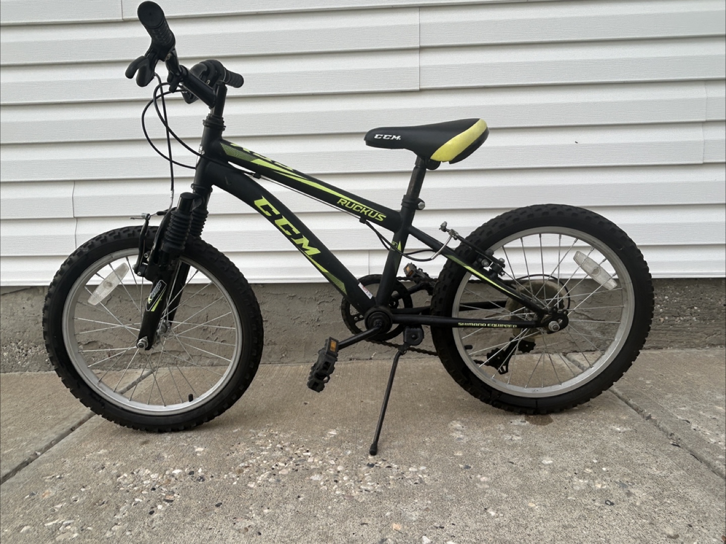 CCM Ruckus 18" Bike - Black & Yellow