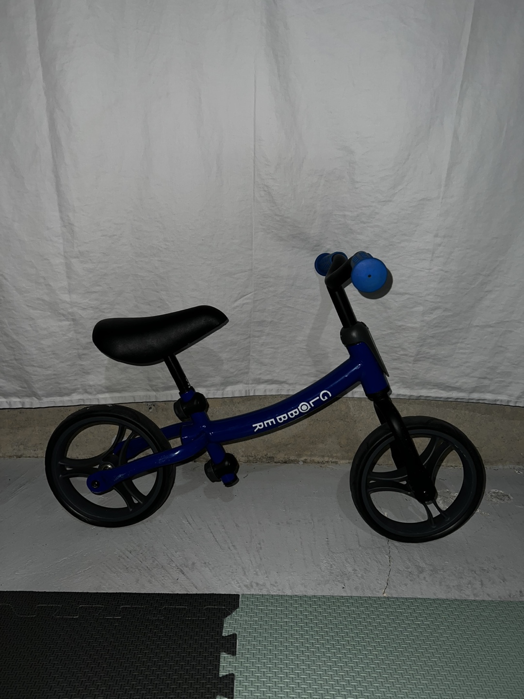 *FOR SALE**LIKE NEW**Kids' Scooter + Balance Bike** - photo 3
