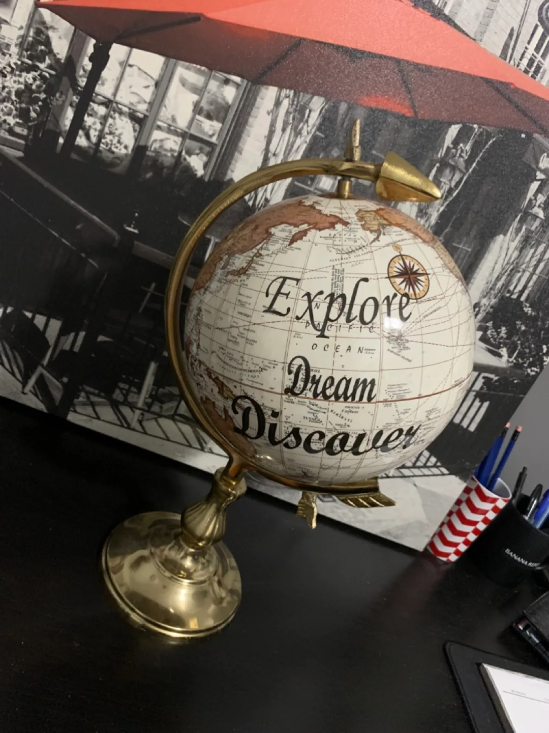 Decorative white and gold Globe - Explore Dream Discover image indicator(2)